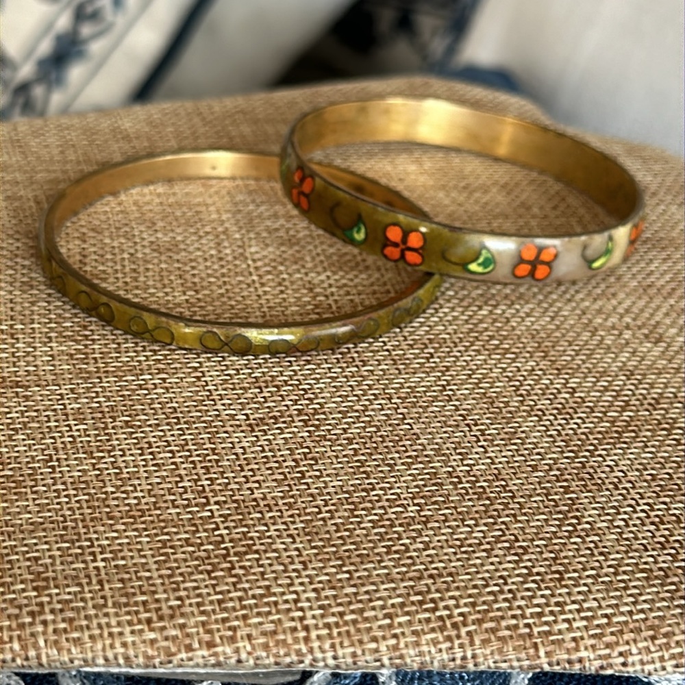Pair if beautiful vintage bangle bracelets brass and enamel orange and green - Picture 7 of 14